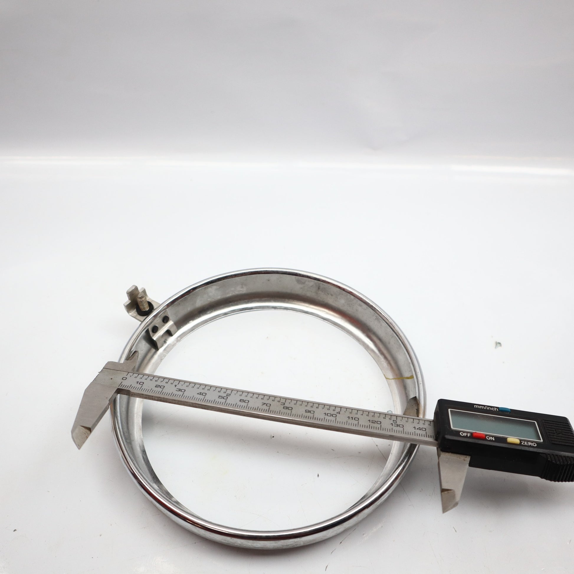 Bosch Scheinwerferring 140mm NOS