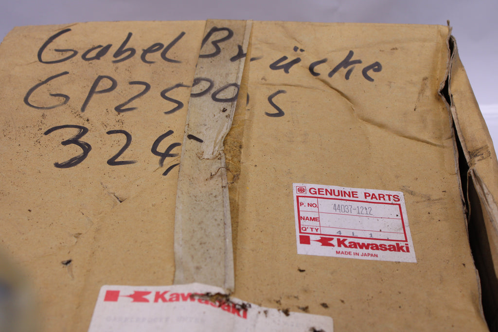 Original Kawasaki Gpz 250 Gabel Joch NOS Neu
