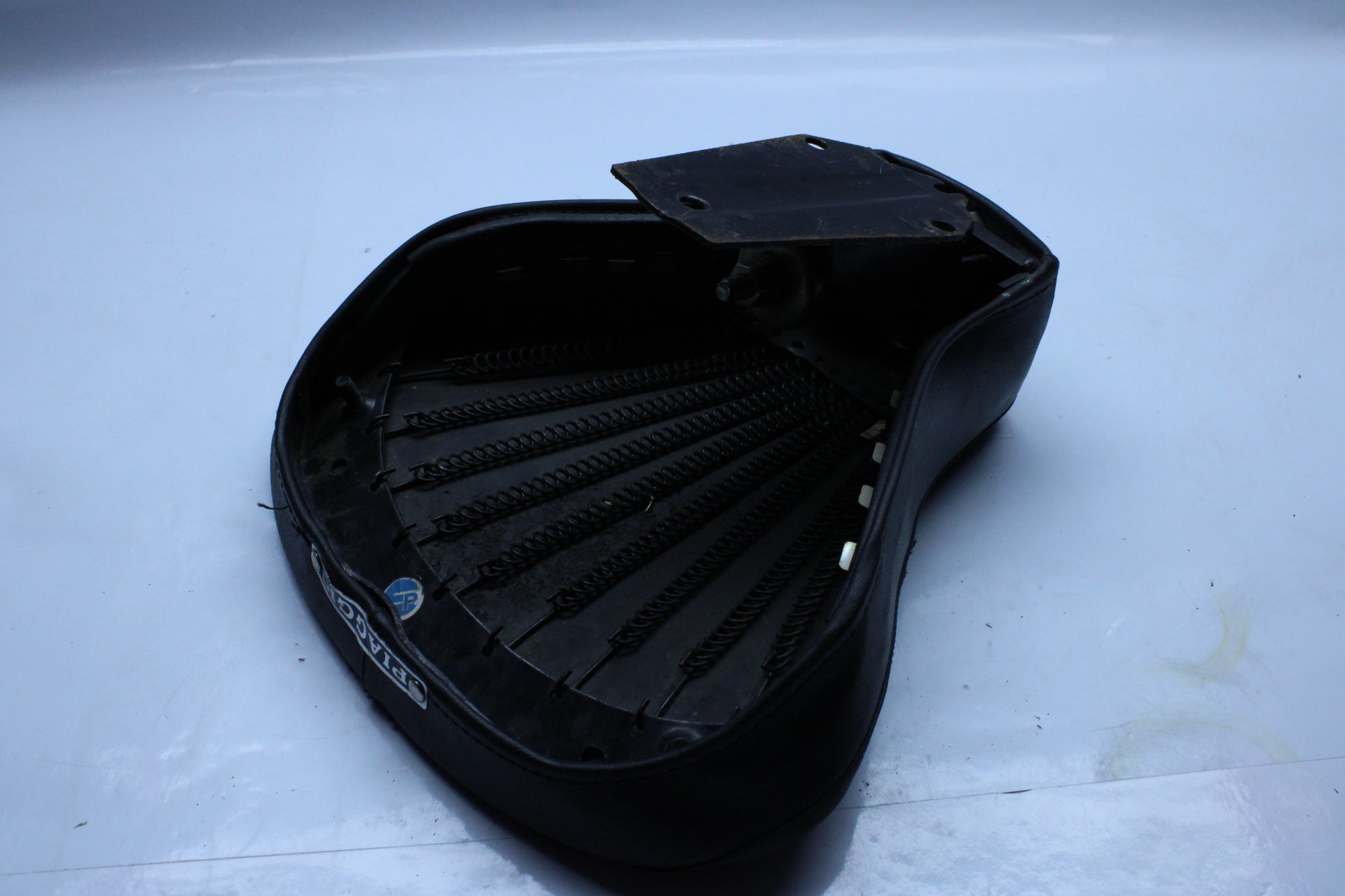 PIAGGIO VESPA V 50 SITZ SATTEL